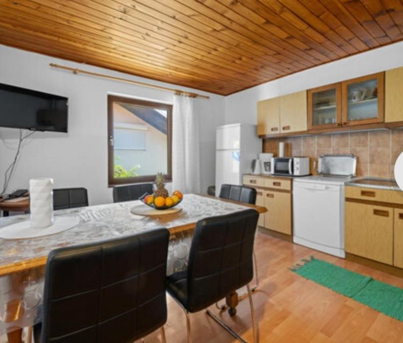 Apartman Arija-Pino Водице Екстер'єр фото